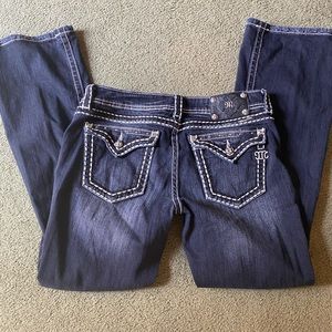 BUCKLE Miss Me Jeans. Inseam- size 31 inseam33 .